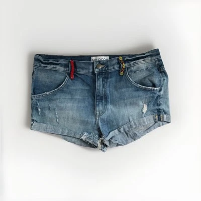 Pantalones Cortos de Jean WILDFOX 26 Azul Claro Dobladillo Crudo Desgastado Corte Denim Y2K Foto 1 de 4