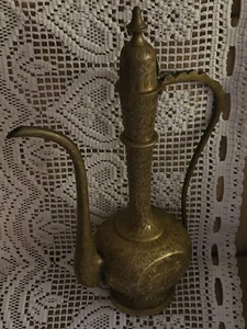 Original Etched Brass Oil Pitcher Teapot or Coffee Pot Stamped India Vintage - Picture 1 of 13