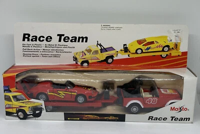 Remolque tractor Maisto Race Team fundido a presión y Jeep y Porsche de plástico M93 #21064 Foto 1 de 4