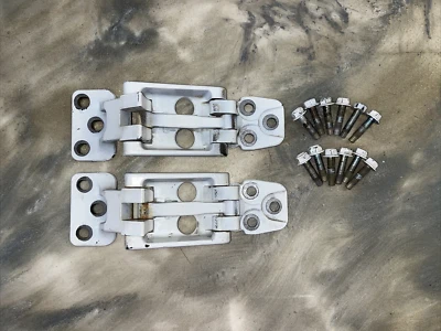 Dobradiça da porta traseira esquerda ou direita 2012-21 Nissan NV1500 2500 3500 SUPERIOR E INFERIOR FABRICANTE DE EQUIPAMENTO ORIGINAL - Imagem 1 de 4