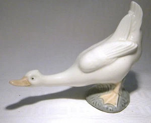 NAO VON LLADRO VOGEL FIGUR KLEINE ENTE 10244   - Bild 1 von 4