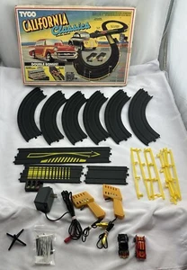 Tyco California Classics Stot Autorennbahn-Set funktioniert in gutem Zustand KOSTENLOSER VERSAND - Bild 1 von 9