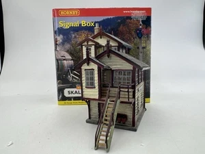 HORNBY R8534 Skaledale Signal Box - OO Gauge - Picture 1 of 13