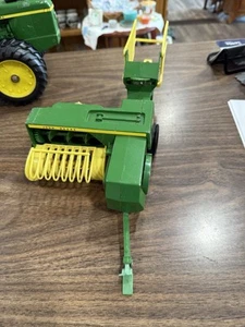 Vintage Ertl John Deere Square Kick Baler No. 585, Diecast 1/16 USA - Picture 1 of 6