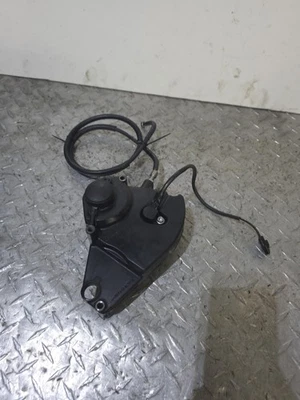 Cubierta de piñón Suzuki GSXR 1000 2003-2004 OEM con cable de embrague  Foto 1 de 4