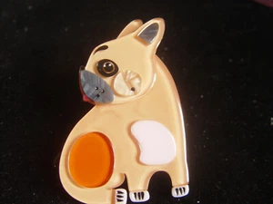 ERSTWILDER PETE CROMER LUCE THE FRENCH BULLDOG RESIN BROOCH - Picture 1 of 5