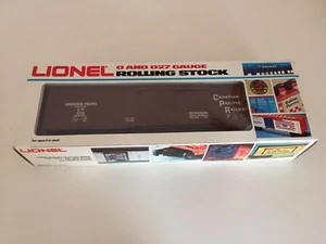 Lionel # 5710 Canadian Pacific Railway Reefer - 1982 - Picture 1 of 3