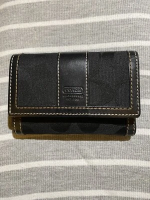 Cartera pequeña Coach Logo Classic Signature triple moneda, dinero, tarjeta 4,5” X 3” Foto 1 de 4