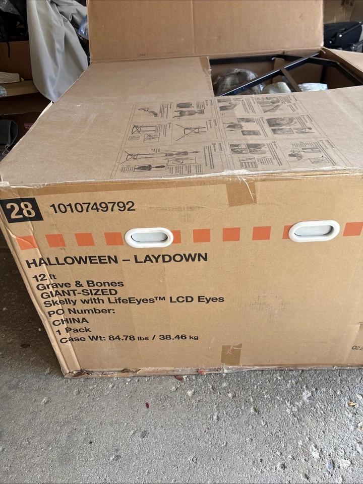 Skelly Esqueleto Tumba Huesos 12 Pies LCD Ojos Halloween Decoración con Luces LED Foto 1 de 4