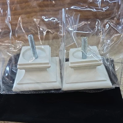 Juego de 2 extremos de barra de cortina colonial Cambria Premier blanco satinado para granja Foto 1 de 4