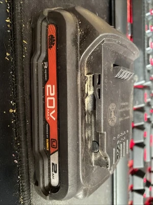 Batería de iones de litio Mac Tools MBR203 20V MAX* R-Spec 2,0 Ah P5 Foto 1 de 4