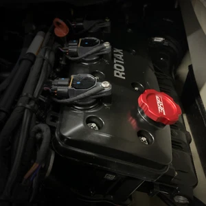 SEA-DOO BILLET ENGINE OIL FILLER CAP – RED - Picture 1 of 2