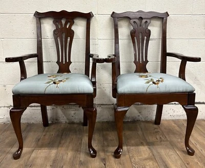 Sillones de comedor estilo Chippendale George II vintage de caoba y punta de aguja Foto 1 de 4