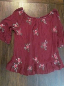 Women's Blouse Size XL Magenta with Floral Embroidery all over Very Pretty - Picture 1 of 7