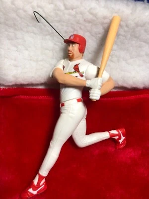 "Estatuilla de béisbol 6"" de los Cardenales de San Luis Mark McGwire adorno navideño" Foto 1 de 2