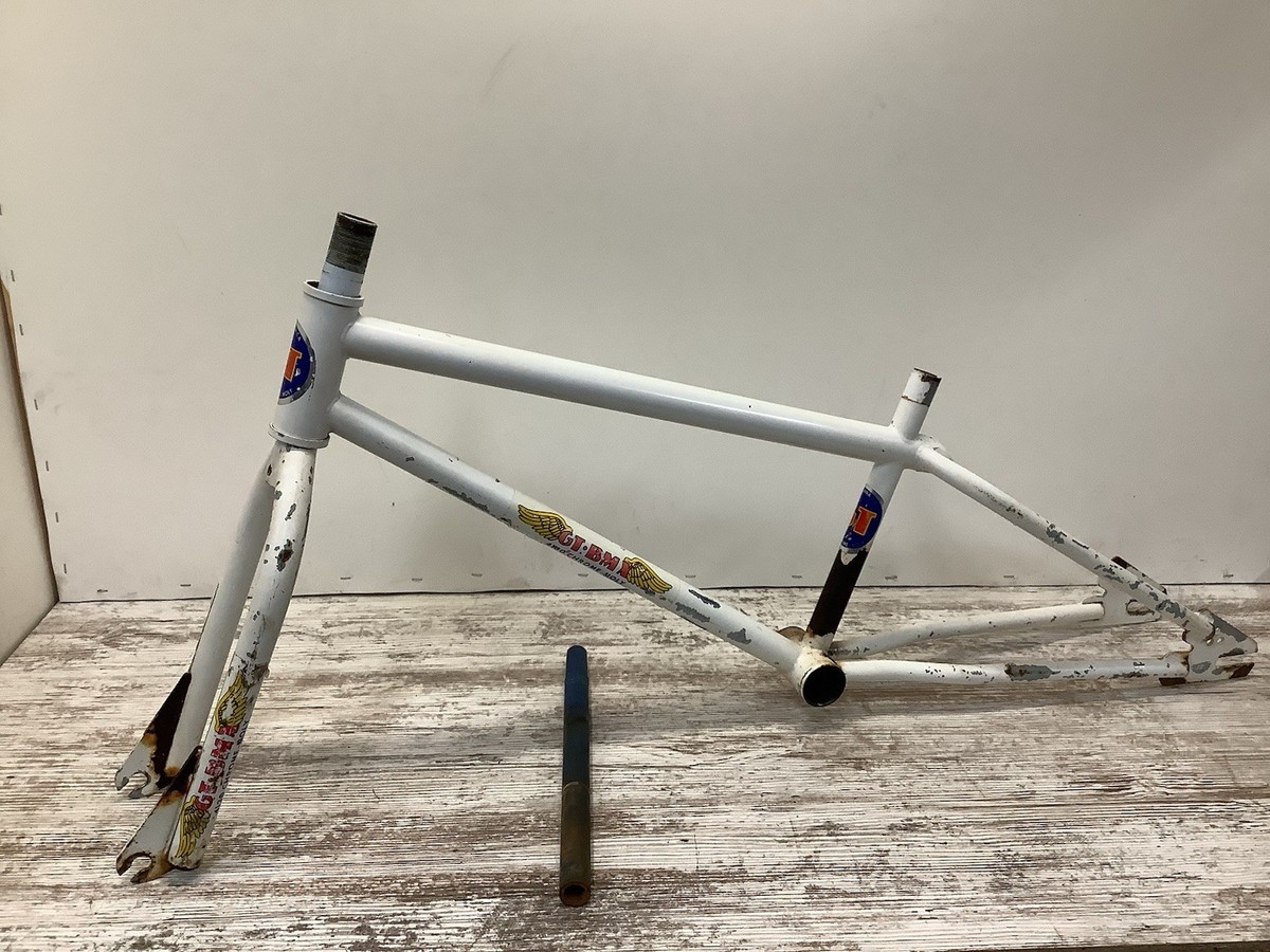 GT Bicycles for BMX Bike-Old School White Vintage Bicycle GT Bicycles for BMX Bike-Old School White Vintage Bicycle