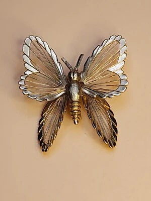 Broche prendedor mariposa tono dorado hilandera colección MONET de 65 años de antigüedad Foto 1 de 4