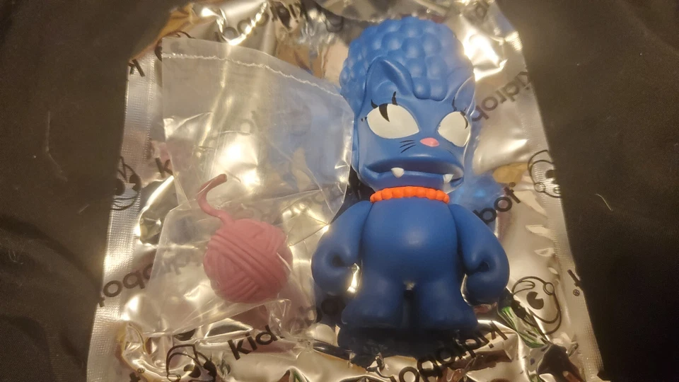 Kidrobot Simpsons Treehouse of Horror Marge Cat Vinyl Figure 2018 - Image 1 of 1