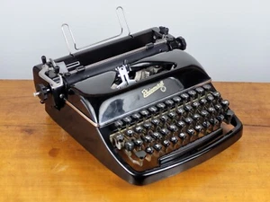 COLLECTIBLE LOVELY TYPEWRITER RHEINMETALL KsT FROM 1957 - NO RISK WITH SHIPPING - Picture 1 of 11