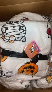 Brandneu Hello Kitty Trick or Treat Überwurf weiche Decke Plüsch Überwurf 60x70 Zoll - Bild 1 von 5