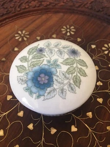 Wedgwood Clementine Small Trinket Box - Picture 1 of 6