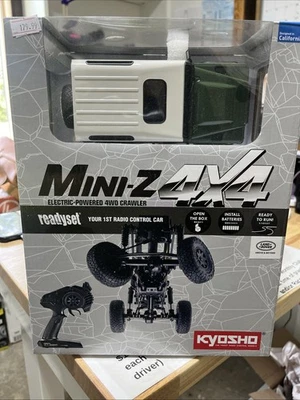 Kyosho - Mini-Z 4x4 Series MX-01 ReadySet Landy Rover Defender 90 Coniston Green - Image 1 of 2