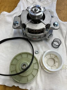 Motor de accionamiento de lavadora Whirlpool W10890624 W10623547 AP6030697 PS11765723 engranajes de correa - Imagen 1 de 12