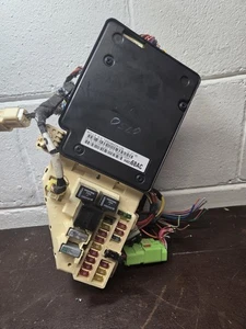 2001 2006 Chrysler Sebring Convertible Underdash Fuse Box & BCM PN P04602368AC - Picture 1 of 6