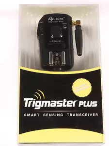 PRL) APUTE TRIGMASTER PLUS TRANSCEIVER TXC CANON WIRELESS FLASH CAMERA 2.4G - Picture 1 of 4