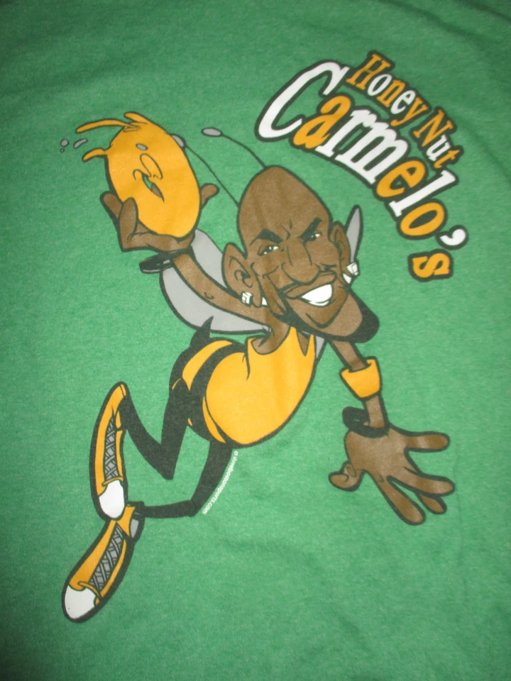 CARMELO ANTHONY "Honey Nut Carmelo's" (XL) T-Shirt NEW YORK KNICKS Foto 1 de 2
