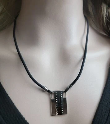 Collar de cuerda colgante rectangular industrial de acero inoxidable Rochet para damas 22" Foto 1 de 4