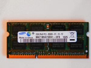 SAMSUNG 2GB 2RX8 PC3-8500S-07-10-F2 1066MHZ DDR3 MEMORY MODULE SODIMM - Picture 1 of 2
