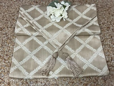 Corredor de mesa diseño celosía hoja laurel Lenox 14x70" beige *Leer* Foto 1 de 3