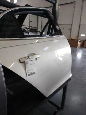 Conjunto de puerta trasera derecha usado lado trasero se adapta a: Chevrolet Malibu R 2013 con centro Foto 1 de 4