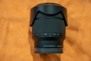 Sony FE 28-70mm f3.5-5.6 OSS Lens for Sony E Mount Full Frame - Picture 1 of 5