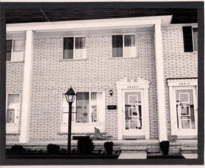 2 porte ingressi anteriori e posteriori 28404 trazione universale Warren MI 1973 foto Darst - Foto 1 di 1
