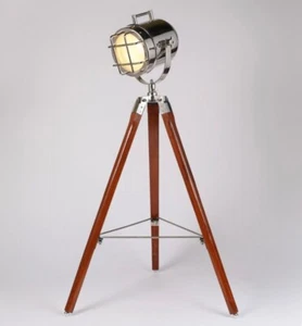 Versilbertes vernickeltes Aluminiumstativ Stehlampe mit braunem Holzstativ - Bild 1 von 6