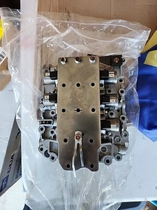 Aluminum Alloy Valve Body 5 Solenoids F4A41 F5A51 P827401 for Mitsubishi & Dodge - Bild 1 von 8
