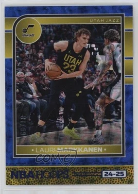 Mira telescópica azul Panini NBA 2024-25/99 Lauri Markkanen #121 Foto 1 de 3
