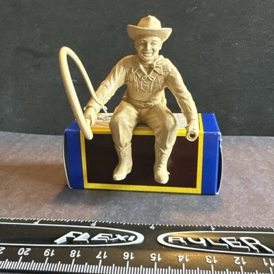 Figura de juego Ideal Toy Co. Roy Rogers Chuck Wagon años 50 bronceada con látigo Foto 1 de 4
