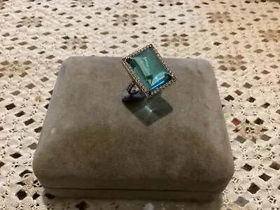 Beautiful Sterling &Simulated Aquamarine and Diamond Statement Ring (R) 8.5 gms - Image 1 of 4