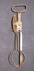 Vtg Egg Beater, A&J brand, marked "Pat. Oct 9-1923" "Made in USA", rust patina - Picture 1 of 4