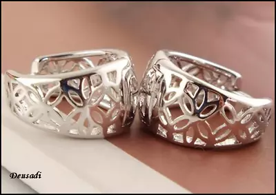 PENDIENTES DE ARO  CON DIBUJO FLORES COLOR ORO BLANCO SIN PIEDRAS   - Imagen 1 de 2