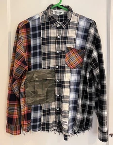 Camisa de franela marca Trap In Peace "Trap Alone It's More Peaceful" talla pequeña - Imagen 1 de 13