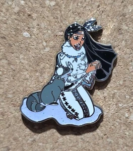 Fantasy Pin Pocahontas Snow Outfit With Meeko - Picture 1 of 1