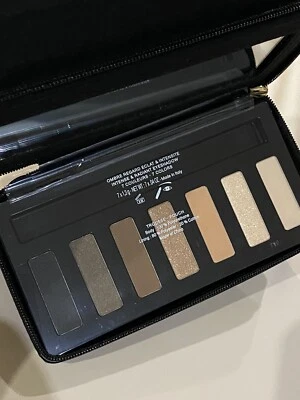 Bolsa paleta de sombras de ojos intensas y radiantes Givenchy Travel 7 Foto 1 de 4