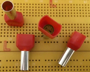 2x10mm2 8AWG Dual Entry Stiefelette Beschlag isoliert rot ADET10.0 Multi Menge - Bild 1 von 2