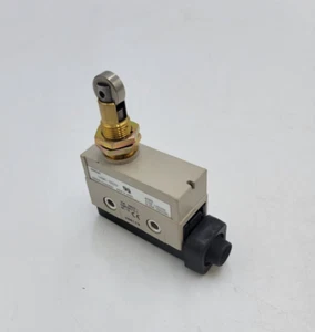 Omron 04MC-5020 Limit Switch SPDT A300 0.5A 125VDC 0.25A 250VDC 10 Amp 250 Volt - Picture 1 of 11