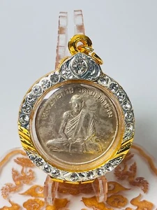 1. LP Kuay Münze Heiliges Amulett Magie Mächtiger Schutz Talisman Anhänger 2504BE - Bild 1 von 22