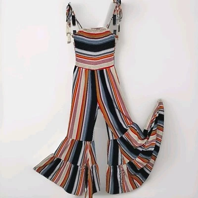 Mono de verano a rayas principales pequeño con correa de espagueti a rayas en niveles acampanada parte inferior Foto 1 de 4